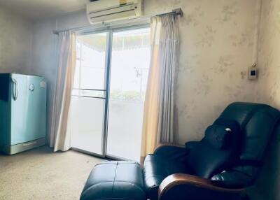 1 Bedroom Condo