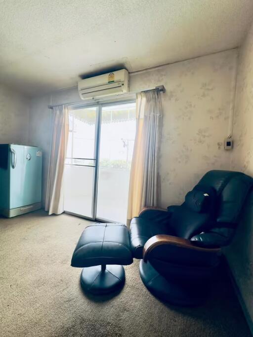 1 Bedroom Condo