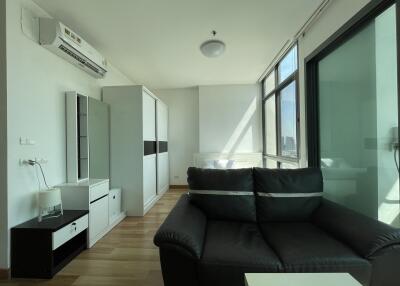 Condo for Rent at Ideo Blucove Sukhumvit