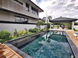 Luxury Pool Villa at San Sai