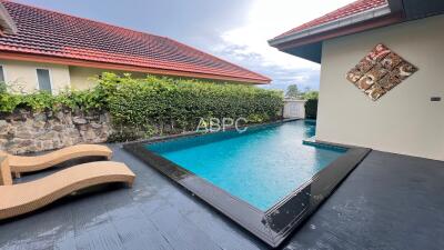 4 Bedrooms 5 Bathrooms in East Pattaya