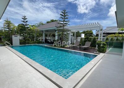 6 Bedrooms 8 Bathrooms in East Pattaya