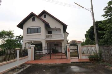 3 Bedroom house at San Sai Noi