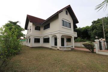 3 Bedroom house at San Sai Noi