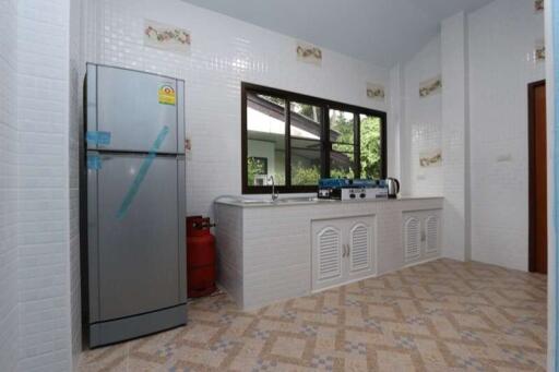 3 bedroom bungalow to rent on Charoen Rajd Road