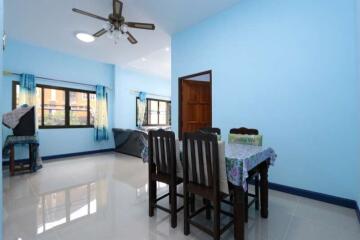 3 bedroom bungalow to rent on Charoen Rajd Road