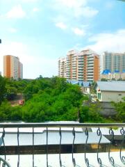 Spacious 2-bedroom condo in Jomtien area