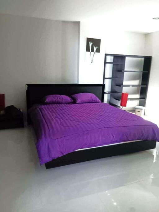 Spacious 2-bedroom condo in Jomtien area