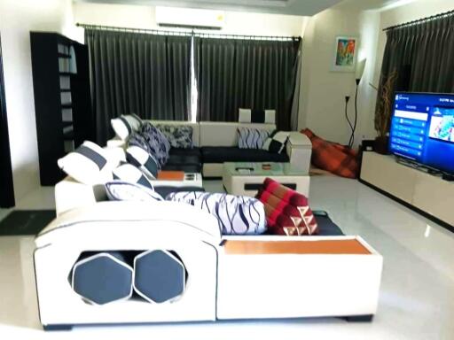 Spacious 2-bedroom condo in Jomtien area