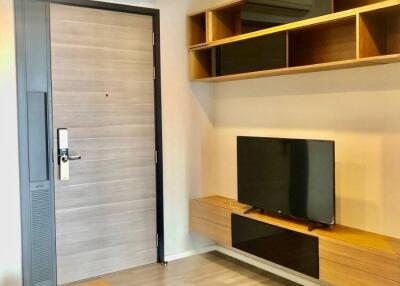 1-BR Condo at The Room Sathorn - St. Louis near BTS Surasak