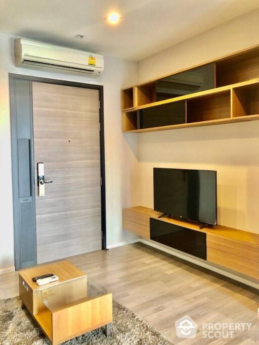 1-BR Condo at The Room Sathorn - St. Louis near BTS Surasak