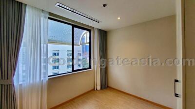 3 Bedrooms Apartment with Big Balcony - Sathorn close to Lumphini Park