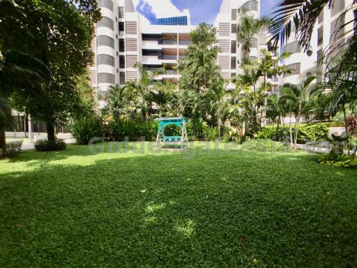 3 Bedrooms Apartment with Big Balcony - Sathorn close to Lumphini Park