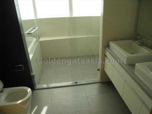 2 Bedrooms condo with study room at The Millennium Residence, Sukhumvit 20