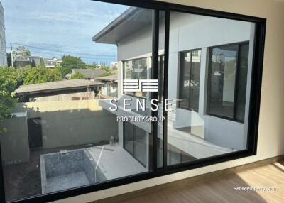 Beautiful 4 bedroom house for rent in Sukhumvit