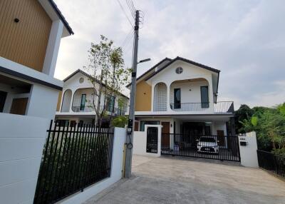 House for Sale in San Phak Wan, Hang Dong