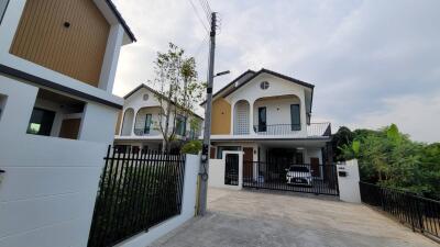 House for Sale in San Phak Wan, Hang Dong