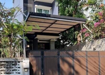 Townhouse for Rent in Thong Lo