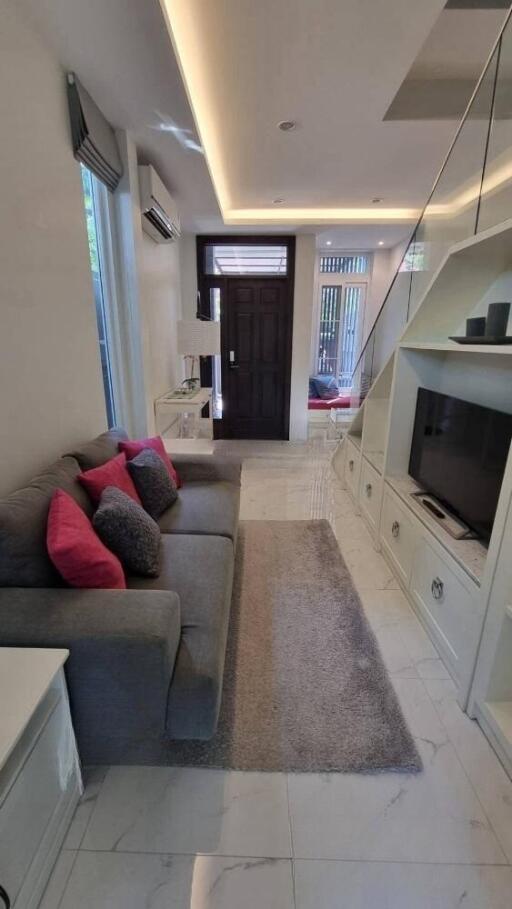 Townhouse for Rent in Thong Lo