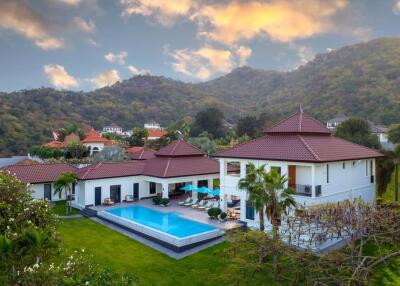 Belvida Estates: 5 Bedroom, Super Luxurious Exclusive Pool Villa for Rent