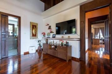 Bali Style Villa on Large Land Plot in Great Location!