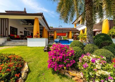 Bali Style Villa on Large Land Plot in Great Location!