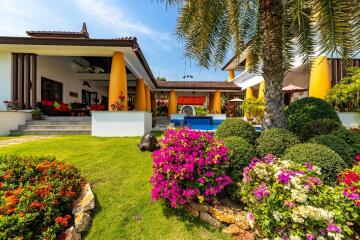 Bali Style Villa on Large Land Plot in Great Location!