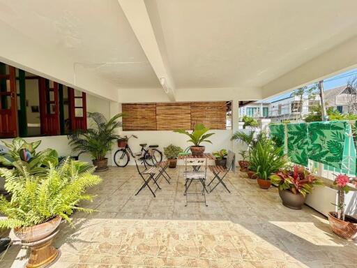 3 Bedroom Townhouse – 50m from the Beach!