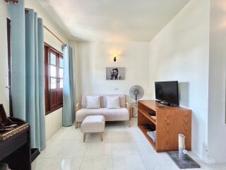 3 Bedroom Townhouse – 50m from the Beach!