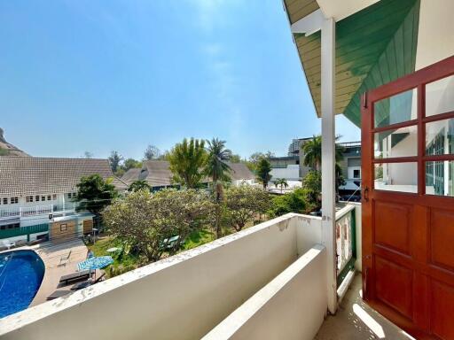 3 Bedroom Townhouse – 50m from the Beach!