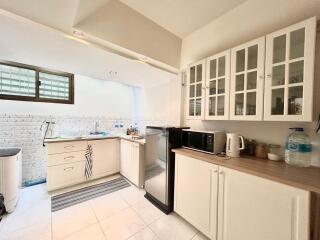 3 Bedroom Townhouse – 50m from the Beach!