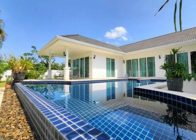 Spacious Modern Pool Villa on Large Land Plot