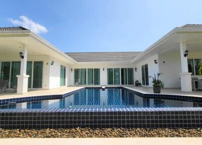 Spacious Modern Pool Villa on Large Land Plot