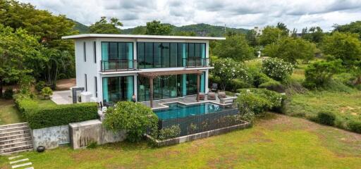 Amazing 4 Bedroom Beachfront Pool Villa