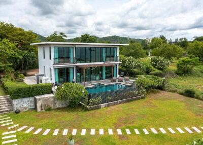 Amazing 4 Bedroom Beachfront Pool Villa