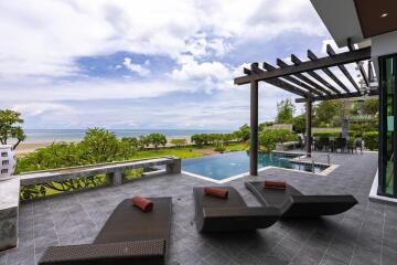 Amazing 4 Bedroom Beachfront Pool Villa