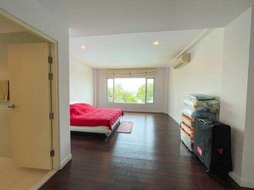 Baan Sandao: 3 Bedroom Penthouse Condo