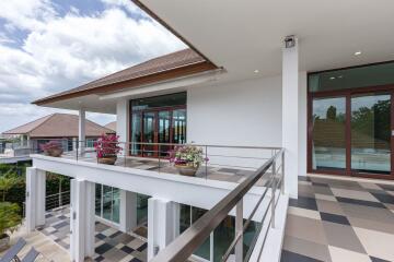 Phu Montra: 5 Bedroom Pool Villa