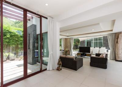 Phu Montra: 5 Bedroom Pool Villa