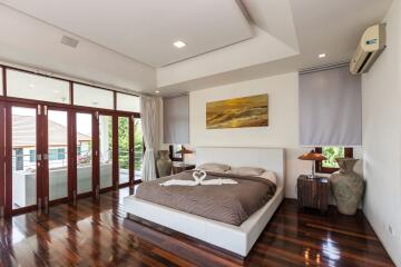 Phu Montra: 5 Bedroom Pool Villa