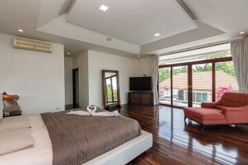 Phu Montra: 5 Bedroom Pool Villa