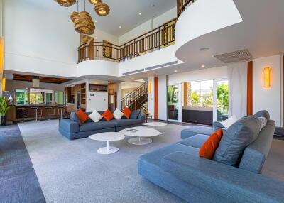 Amazing 9 Bedroom Villa on Palm Hills