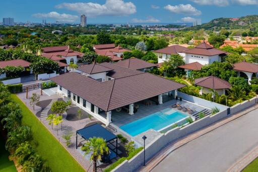 BelVida Estates: Luxury 5 Bedroom Pool Villa