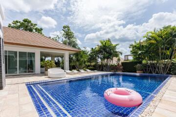 Phu Montra: 5 Bedroom Pool Villa