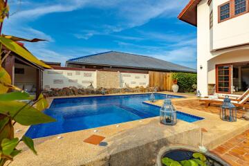 City Centre 6 Bedroom Private Pool Villa