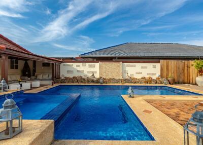 City Centre 6 Bedroom Private Pool Villa