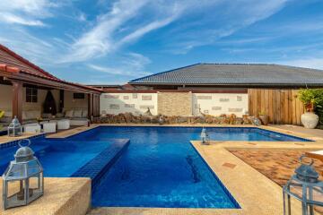 City Centre 6 Bedroom Private Pool Villa