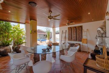 City Centre 6 Bedroom Private Pool Villa