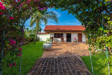 City Centre 6 Bedroom Private Pool Villa