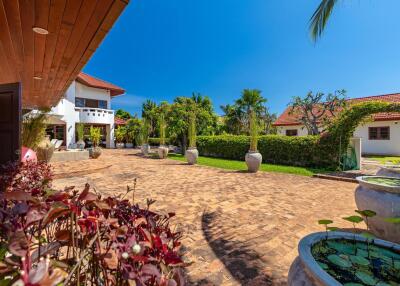 City Centre 6 Bedroom Private Pool Villa